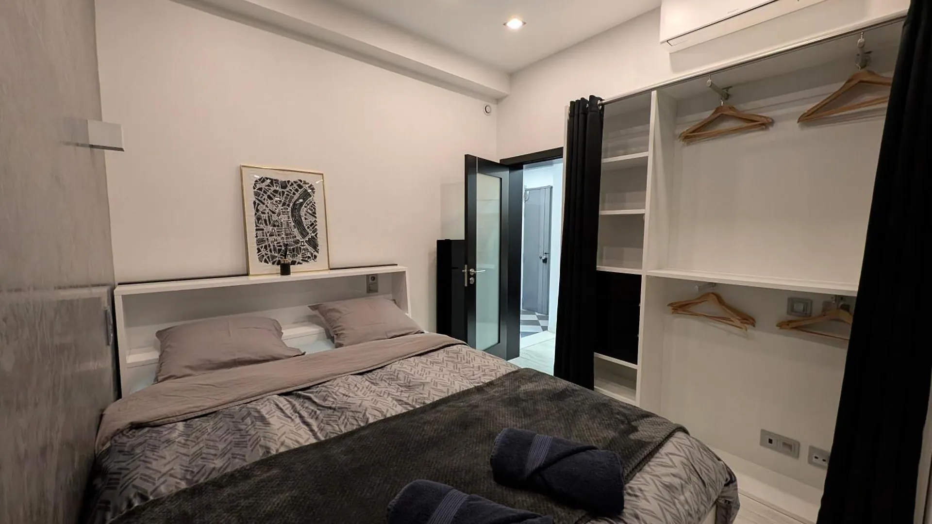 Omarais Bed & Breakfast Paris